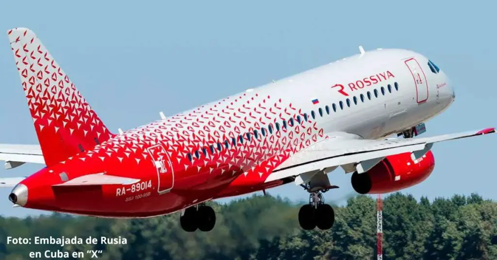 Con el vuelo inaugural de Rossiya Airlines inició la ruta Rusia-Cuba