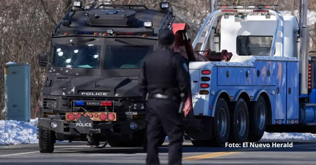 Hombre con múltiples armas abrió fuego contra policías en Minnesota, Estados Unidos