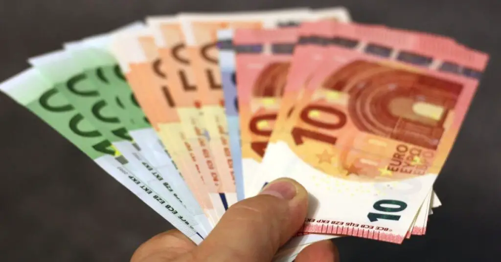 Las noticias de Cuba a esta hora reflejan el aumento del precio del Euro