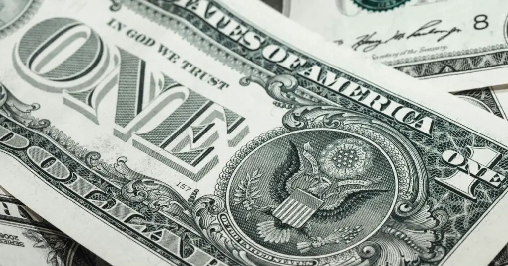 Las noticias de Cuba dan cuenta a diario del aumento del precio del dólar