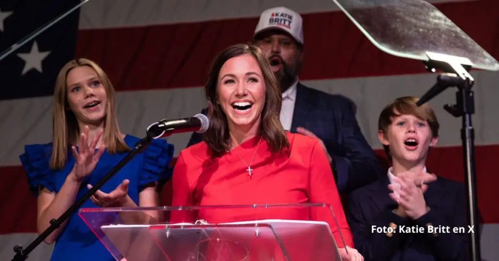 La republicana escogida para “responder” al discurso de Biden fue la senadora Katie Britt