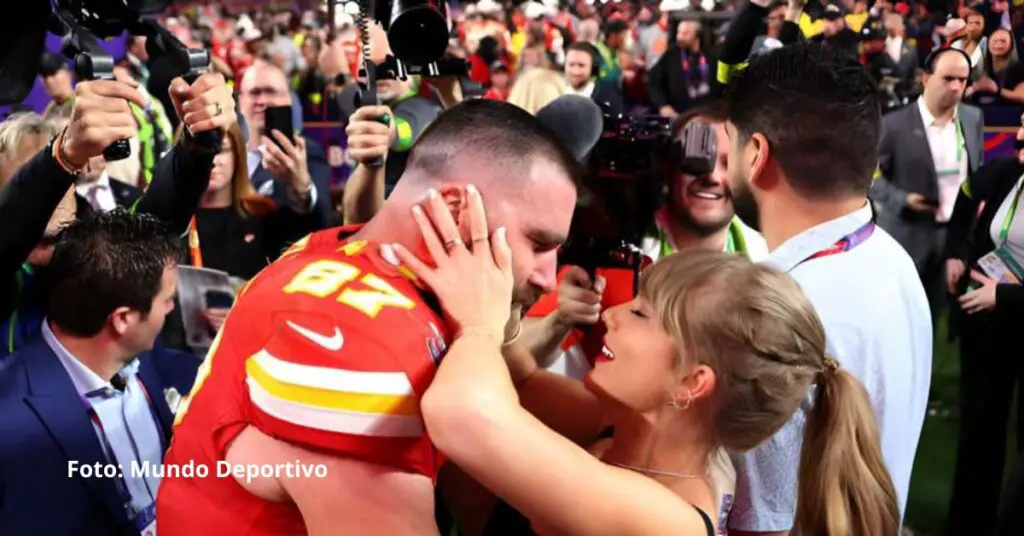 Aunque Taylor ha sido bastante reservada en sus salidas públicas, esta vez sus seguidores notaron lo suelta que se vio la estrella pop