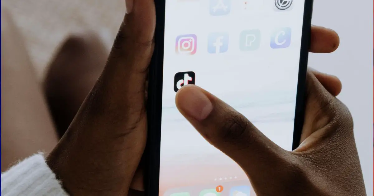 TikTok es una red social de origen chino para compartir videos cortos y en formato vertical