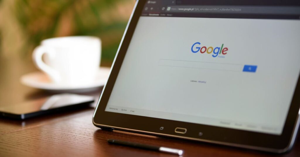 De acuerdo con RT el motor de búsqueda de Google sufrió una caída masiva