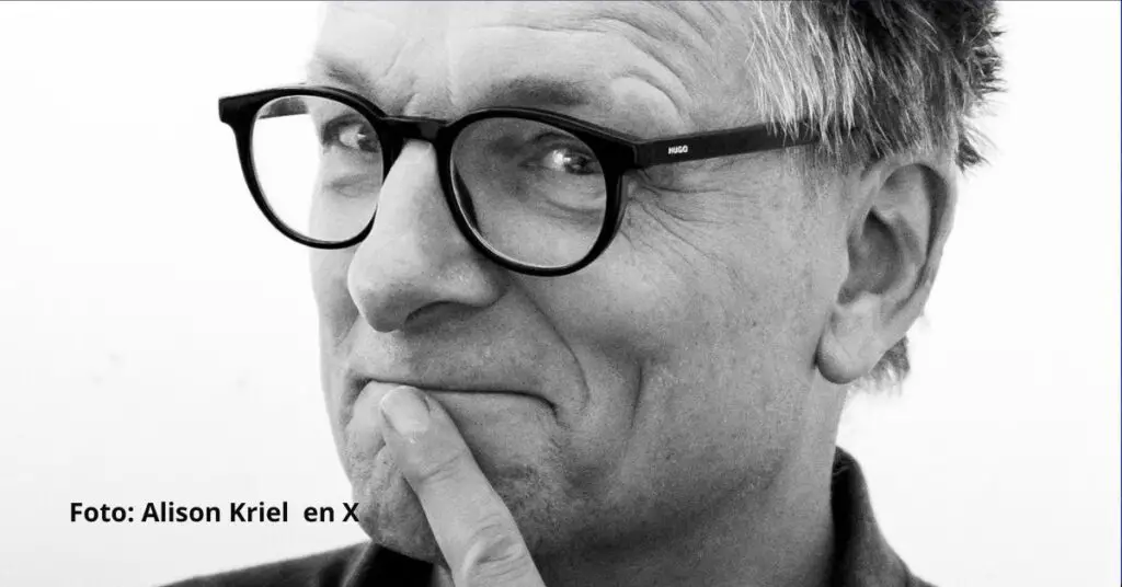 Michael Mosley, graduado de medicina, era un conocido presentador de radio y televisión