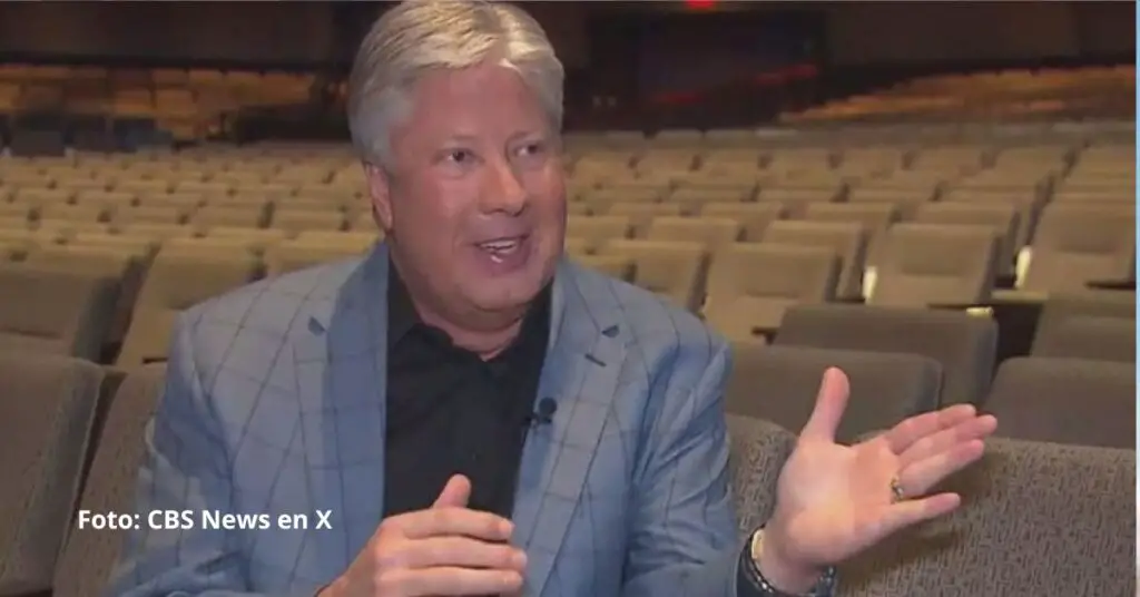 Una megaiglesia en Texas se ha visto envuelta en una dramática controversia tras aceptar la dimisión de su pastor, Robert Morris