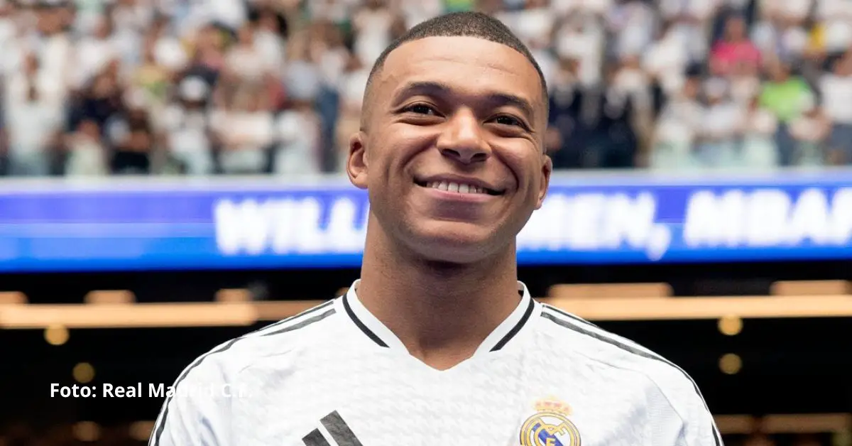 El Santiago Bernabéu reunió a miles de aficionados que han esperado durante años por la estrella de Francia, Kylian Mbappé