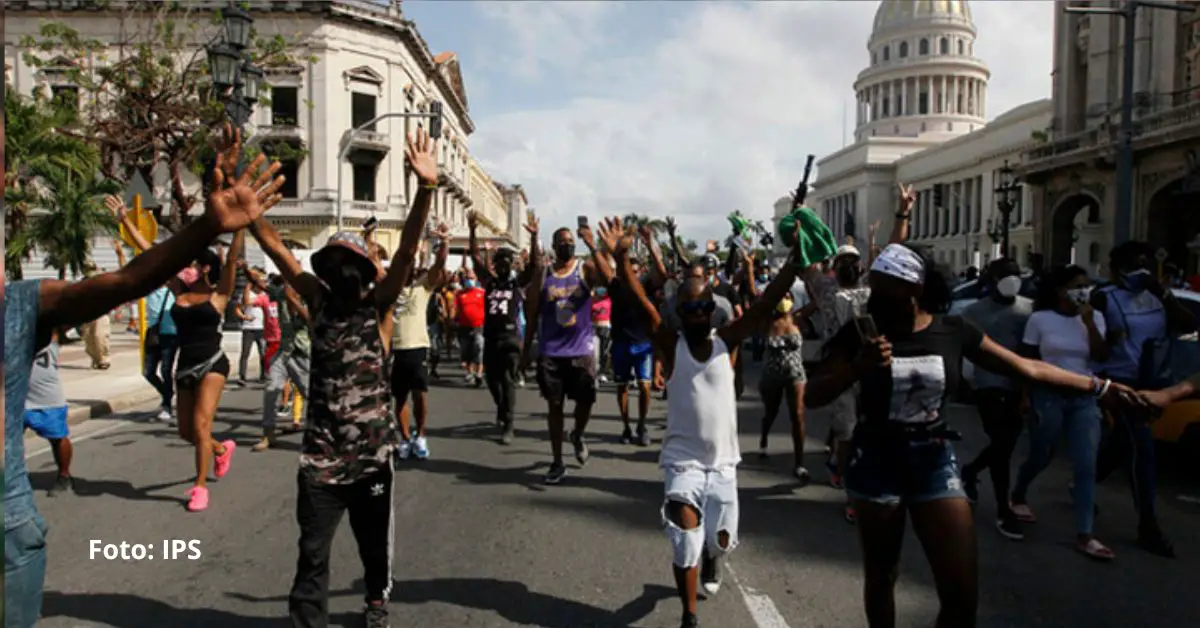 Las noticias de Cuba confirman que la cárcel y el exilio son la respuesta del gobierno a quienes protestaron pacíficamente el 11 de julio