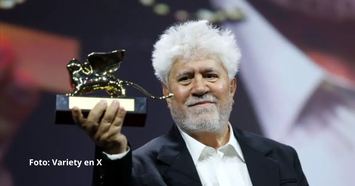 Pedro Almodóvar obtuvo el León de Oro por su película 'La habitación de al lado'