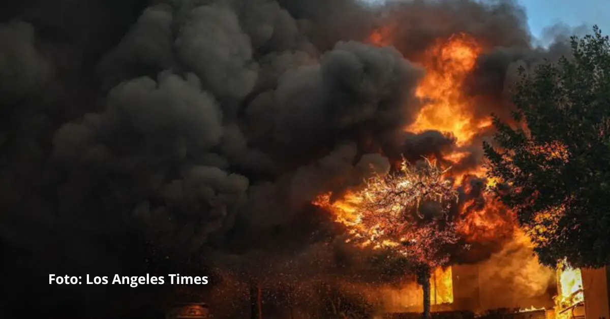 Cientos de bomberos han luchado por contener los incendios forestales que avanzan en diferentes áreas de Los Ángeles